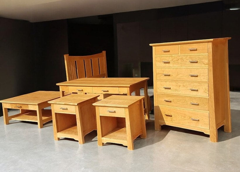 Nightstands & Dressers